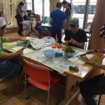 樹林(きりん)余暇活動──事業所内で調理体験。たこ焼き・手作り餃子・お弁当作りなど様々な料理に挑戦しています。